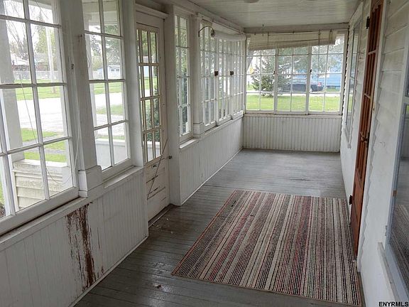 5th image of 99 Catherine St