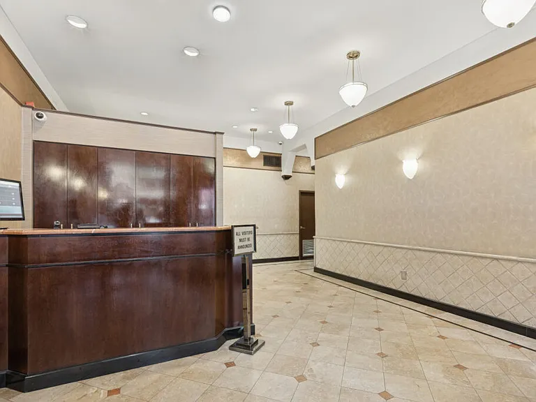 170 W 23rd St #4B — Photo 7