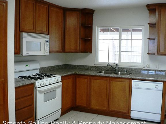 4th image of 680 Acacia Ave