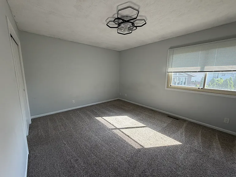 13203 Courtney Dr — Photo 26