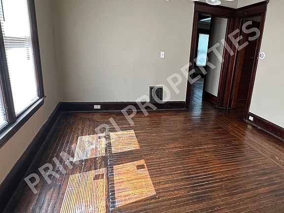 4th image of 237 Palmer Ave #1