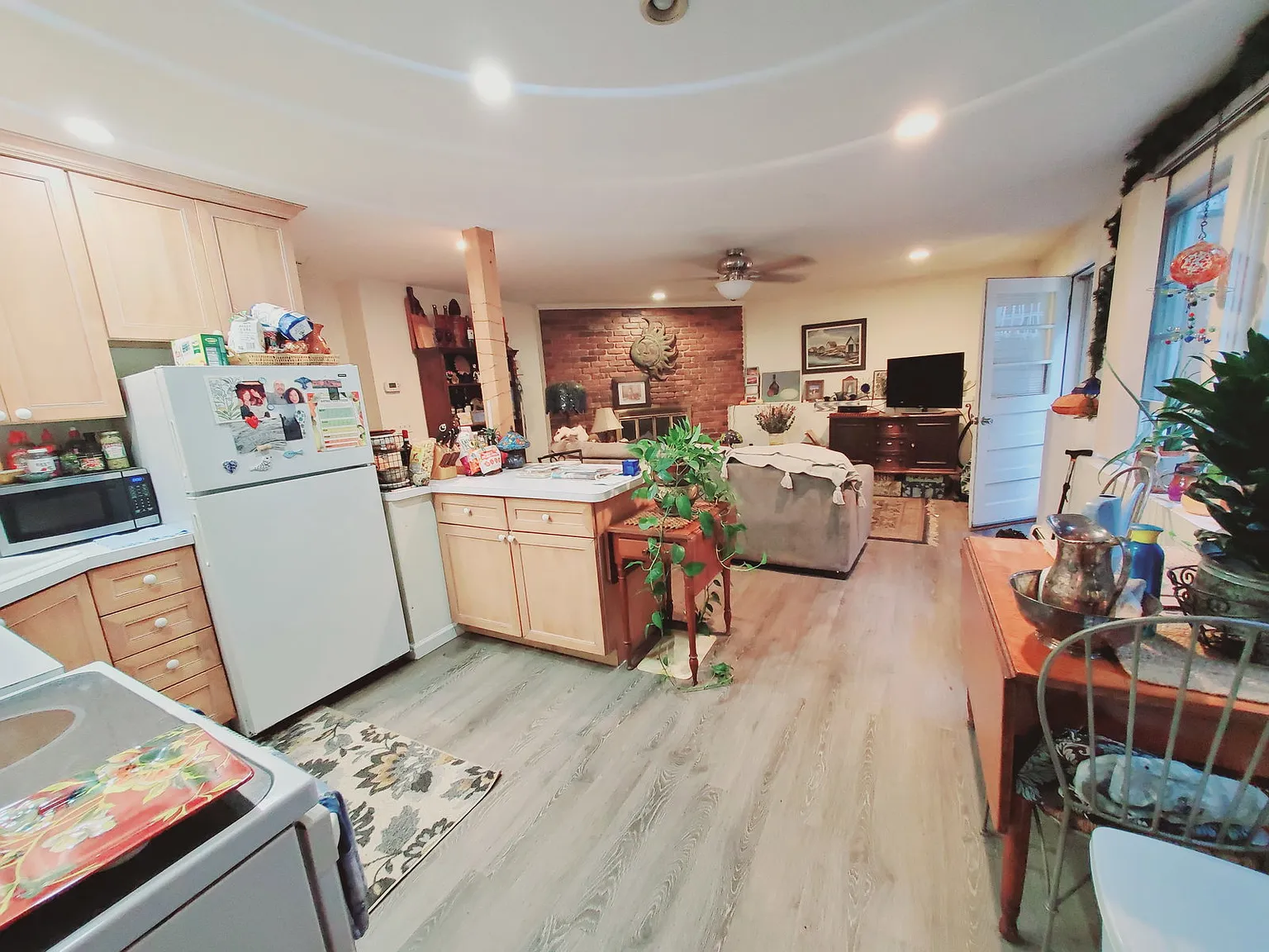 1 bed, 1.0 bath, 650 sqft, $1,950 — Photo 2