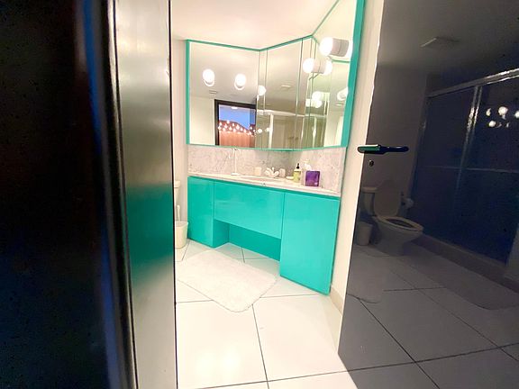 5th image of 1000 Island Blvd APT 2505