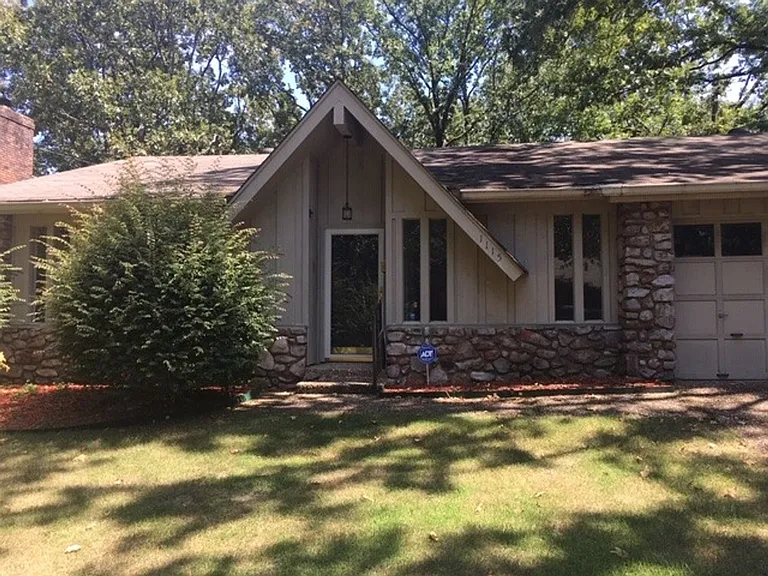 1115 Briar Creek Rd — Photo 13