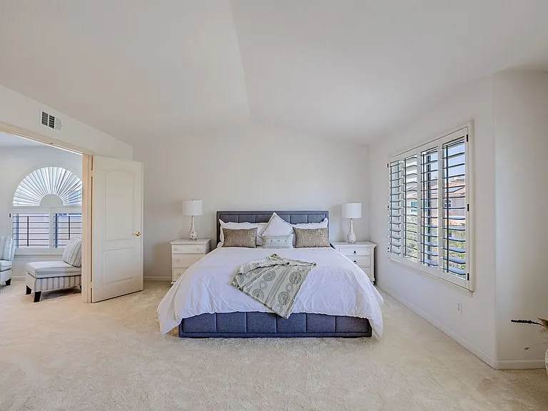 1651 Fox Springs Cir — Photo 12