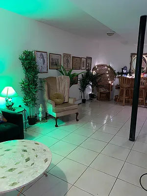 Rented by Double R Ventures LLC | media 24