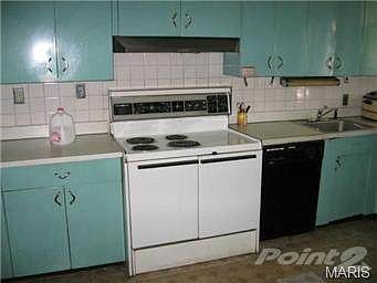 4th image of 4131 Margaretta Ave