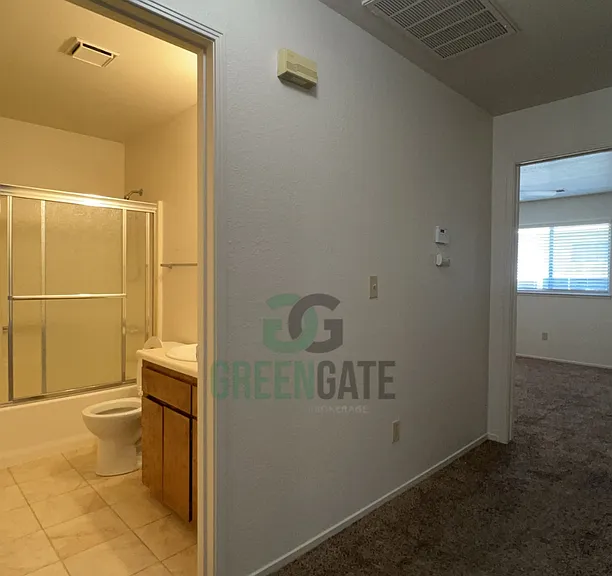2201 Meadow Glen Dr — Photo 10