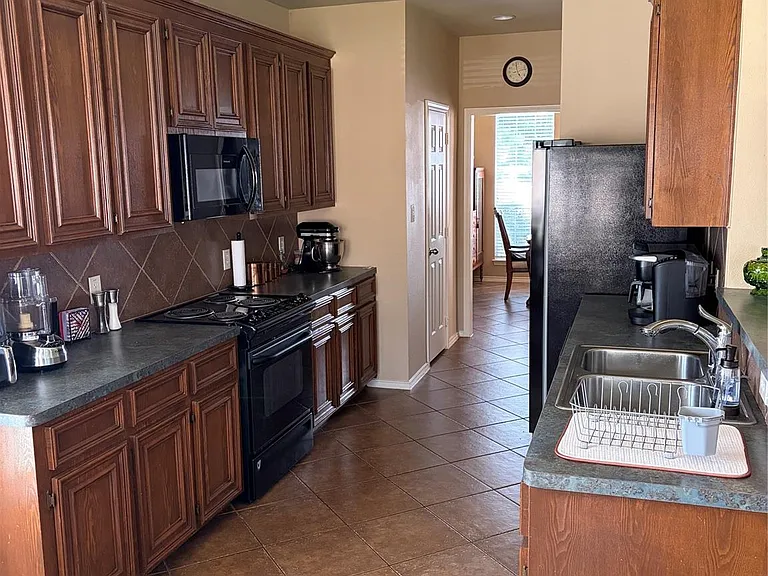 2515 Silverton Bnd — Photo 13
