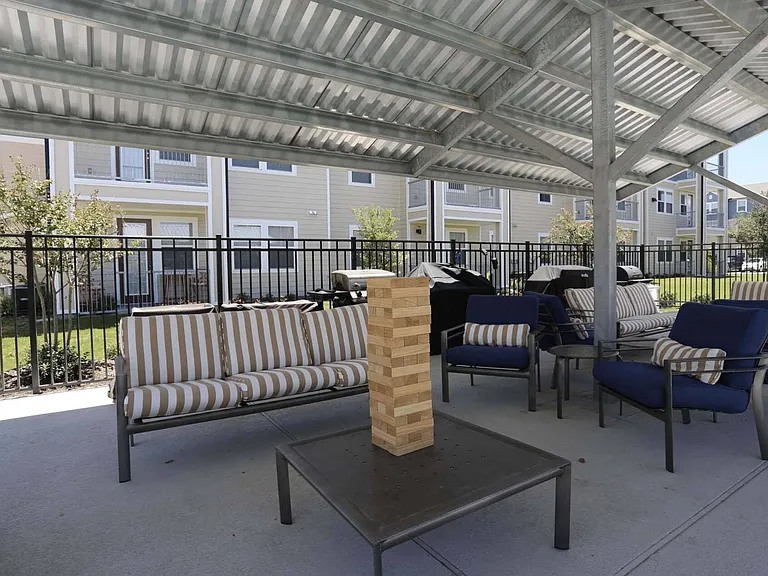 The Cove Apartments — Photo 28