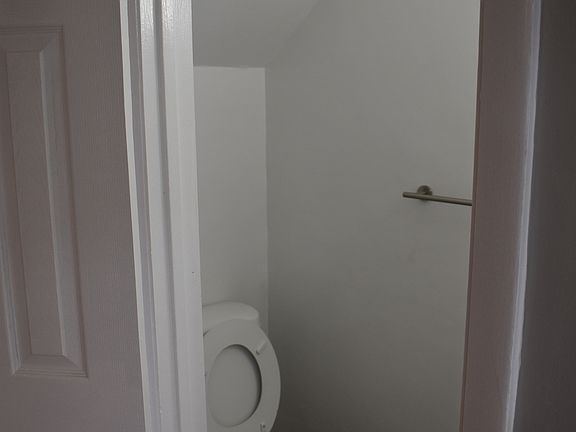 3rd image of 5559 New Colony Dr