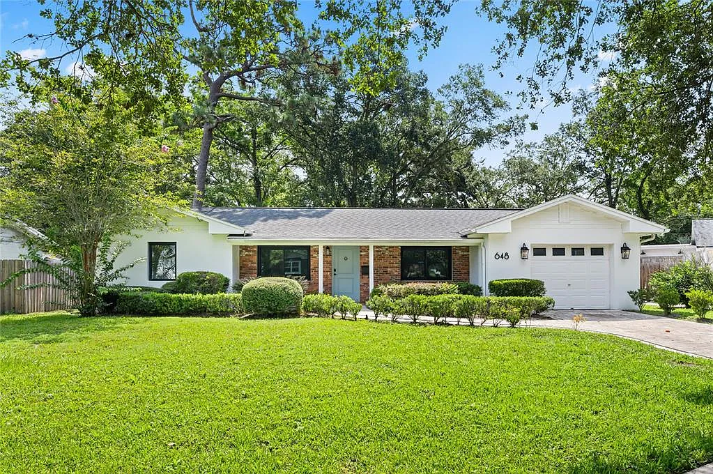 3 bed, 2.0 bath, 1554 sqft, $4,400 — Photo 1