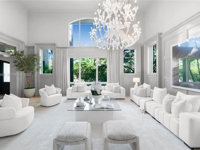 5077 N Bay Rd, Miami Beach, FL, 33140