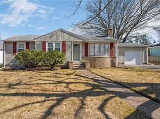 94 Crane St, Warwick, RI 02889