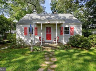 517 Manor Rd, Glen Burnie, MD 21061