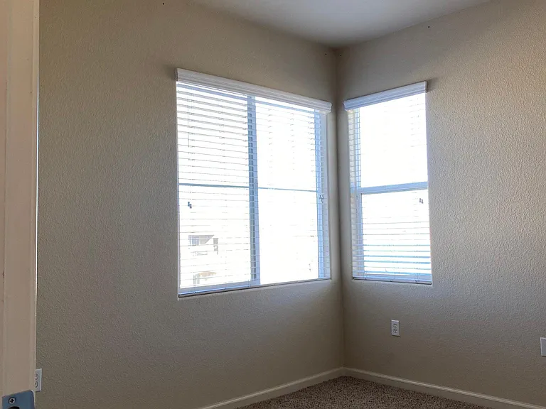 700 Moon Cir — Photo 43