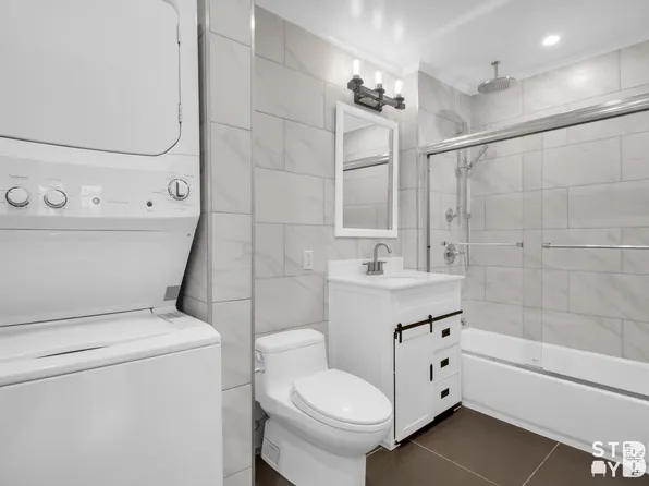 195 Richards Street image 8 of 10