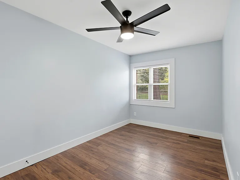 1642 Washington Ave — Photo 27