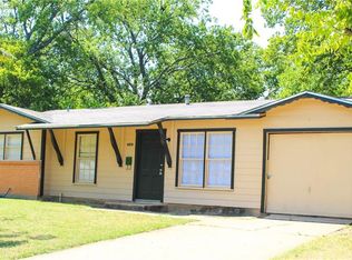 3565 Half Moon Dr, Fort Worth, TX 76111
