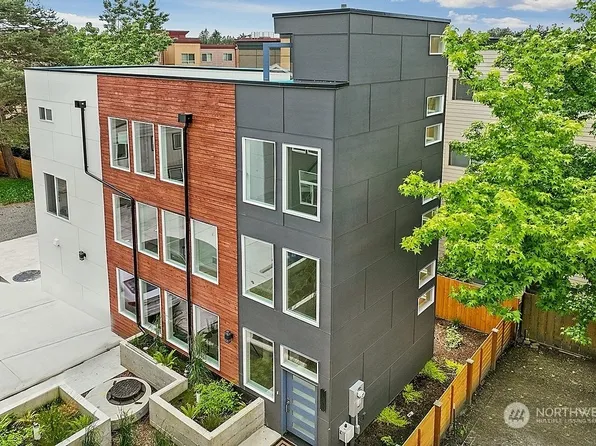 13733 35th Ave NE, Seattle, WA 98125