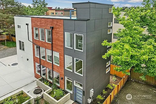 13733 35th Ave NE Photo 1