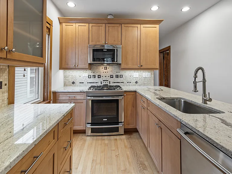 1648 N Saint Louis Ave #2 — Photo 23