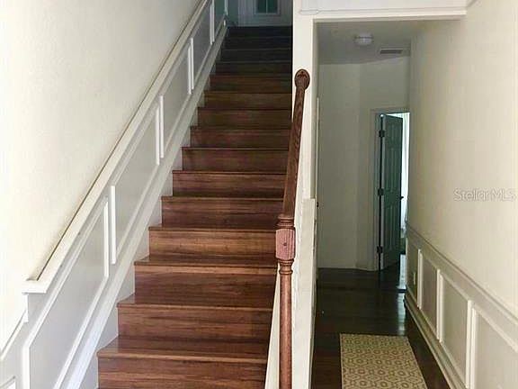 2nd image of 5026 Tideview Cir #11