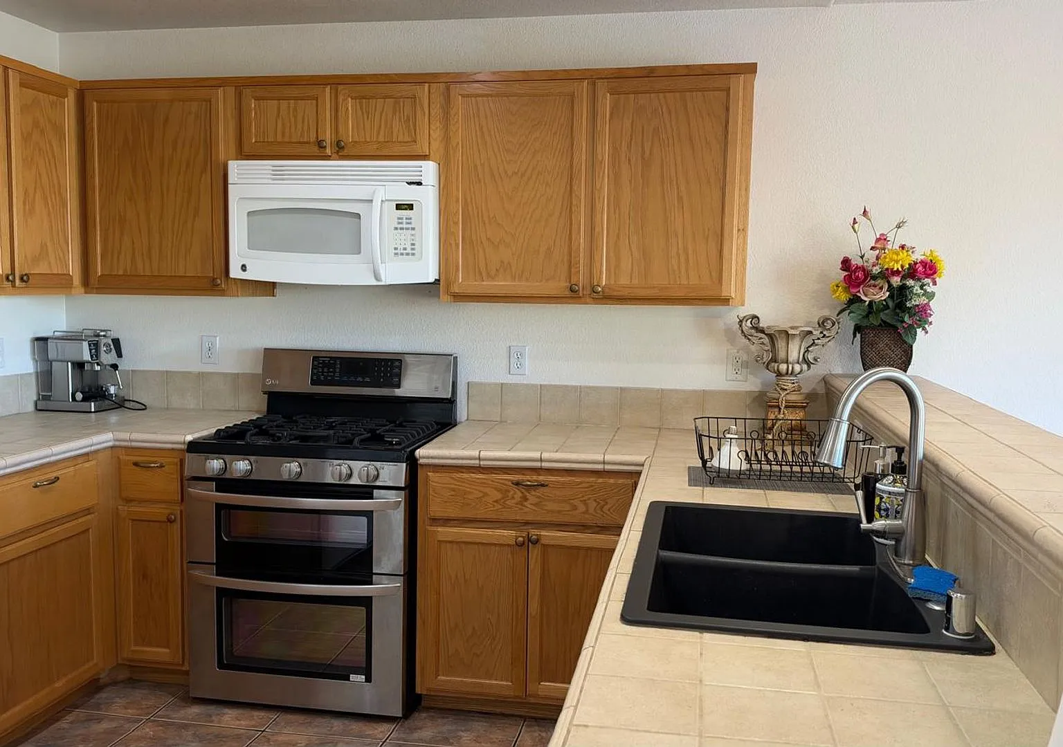 2 Bedroom Home with Private Pool, Include some Utilities — Photo 4