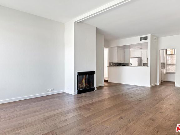 3rd image of 1029 Via De La Paz Unit 129