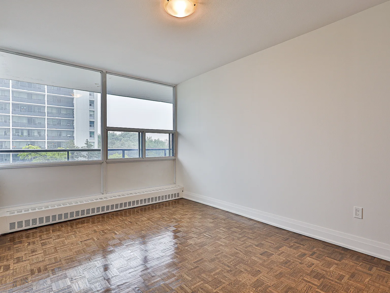 70 Cambridge Avenue Toronto — Photo 3
