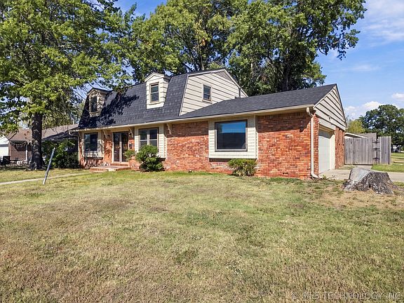 2nd image of 9447 E 40th Pl