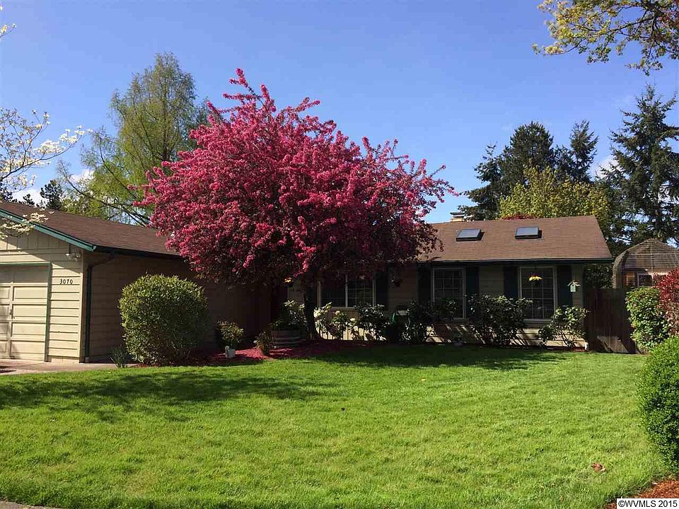 2nd image of 3070 NE Newcastle Pl