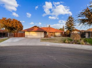1121 Filbert Ave, Clovis, CA 93611