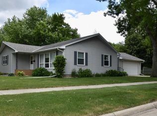 703 Poplar Dr, Sibley, IA 51249