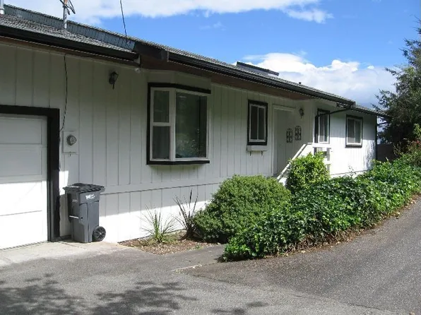 1395 S East Camano Dr, Camano Island, WA 98282