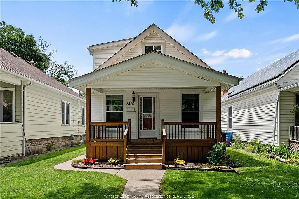 3 bed, $2,300 — Photo 1