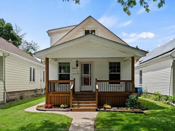 1215 Lincoln Rd, Windsor, ON N8Y 2H9