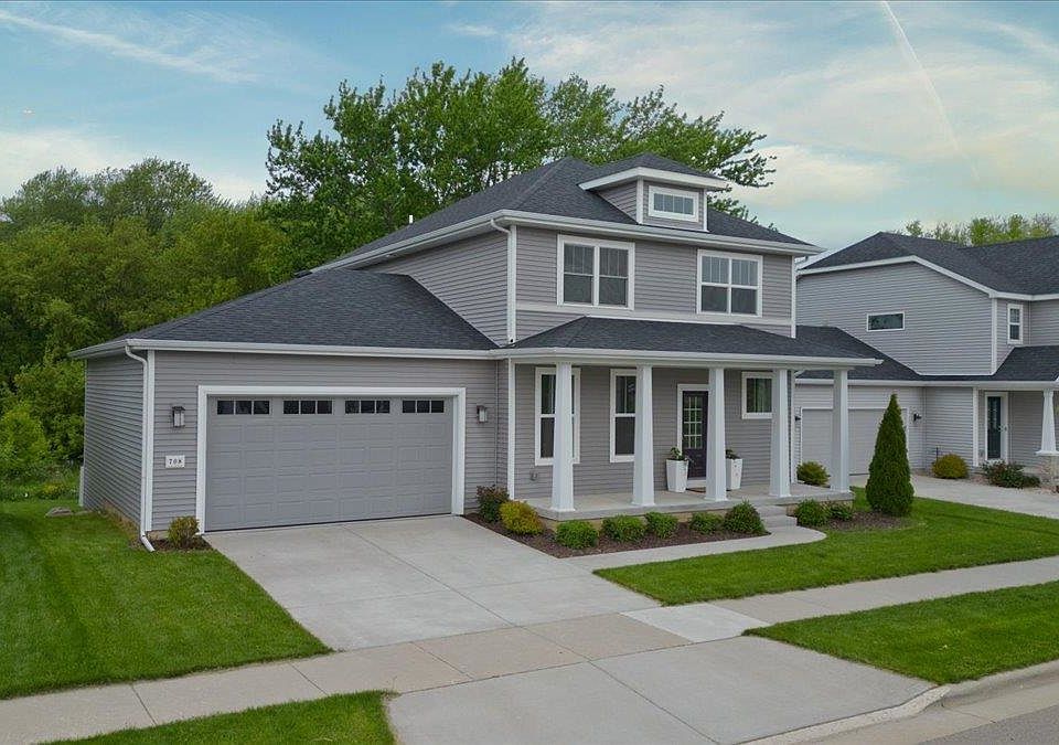 1st image of 708 Crimson Leaf Ln