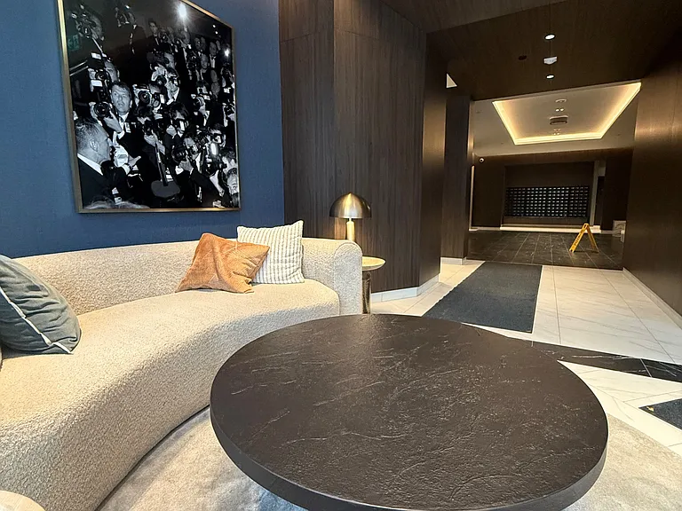 500 Dupont St #814 — Photo 3