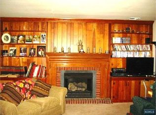 637 Schaefer Ave, Oradell, NJ 07649