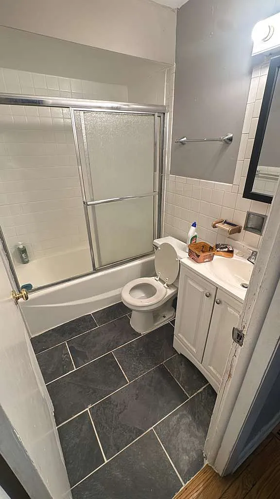 3 bed, 1.5 bath, 1200 sqft, $2,100 — Photo 4