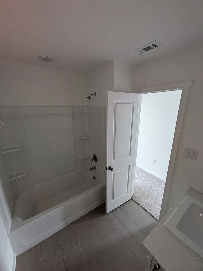 4 bed, 2.0 bath, 1692 sqft, $1,590 — Photo 4