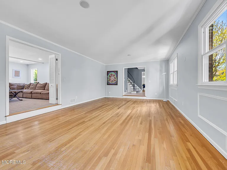 25 Surrey Ln — Photo 9