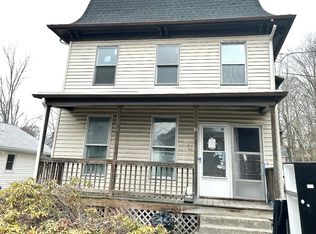 40 Warren Ave FLOOR 2, Hyde Park, MA 02136