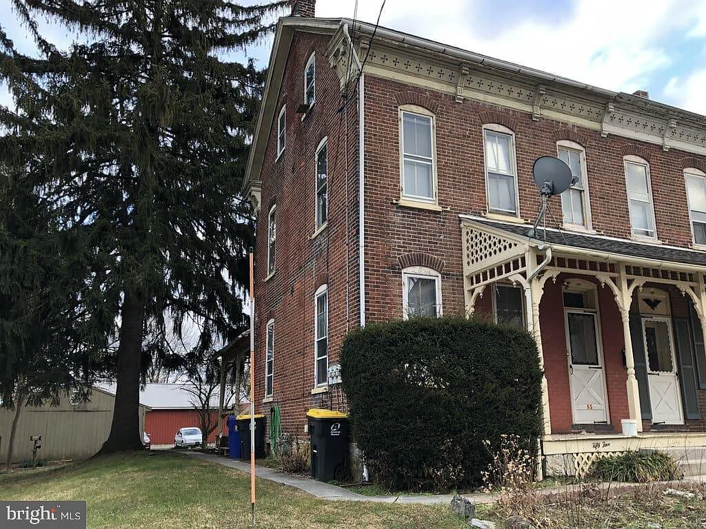 55 Werner St photo 1