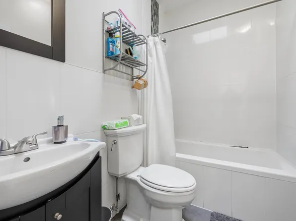 918 East 32nd Street image 17 of 24