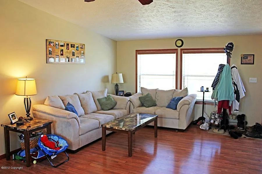 3 bed, 1200 sqft, $1,650 — Photo 4