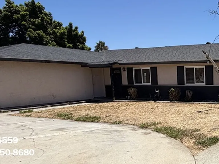 4725 Francis Ave — Photo 1