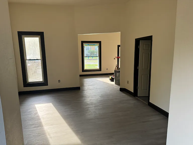 411 S McClure St — Photo 3