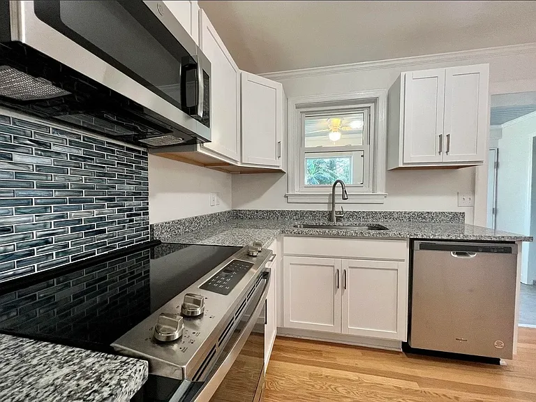 522 Risher St — Photo 7